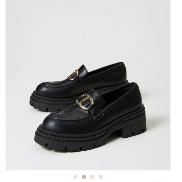 Twin-Set Shoes - Twinset Black Chucky loafers with Gold Oval T logo